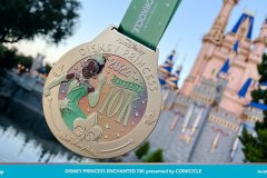 2022 Disney Princess Half Marathon Medaille für den 10K 2022 Disney Princess Half Marathon Medaille für den 10K