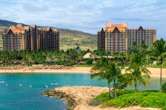 Stand-Up-Paddler in der Bucht vor Aulani