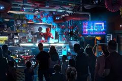 Konzeptzeichnung für die Pre-Show der Spider-Man Attraktion Konzeptzeichnung für die Pre-Show der Spider-Man Attraktion