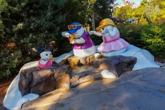 Figuren von drei Schneemännern