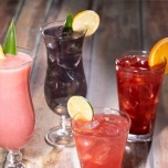 Vier verschiedene Cocktails aus dem Restaurant Centertown Market