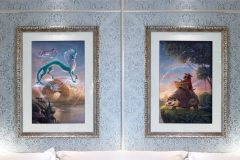 Zwei gerahmte Wandbilder auf denen Szenen aus dem Film 'Raya und der letzte Drache' zu sehen sind