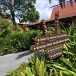 Wegweiser am Hotel