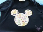 Der Mickey Kopf wird auf dem Shirt platziert