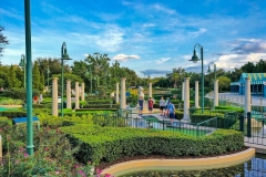Blick über den Fantasia Gardens Minigolfplatz