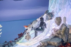 Olaf auf dem Frozen-Paradenwagen