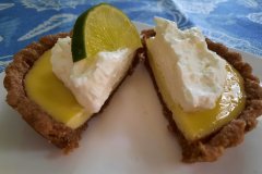 Angeschnittener Key Lime Pie