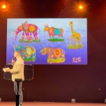 Wagen der Parade Jungle Jive, die von der Kunst und Kultur Indiens inspiriert sind