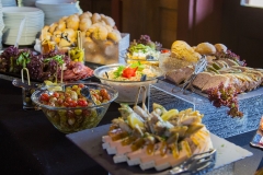 Verschiedene Vorspeisen am Buffet