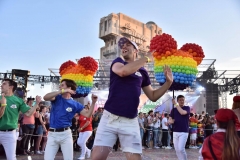 Tänzer bei der Parade zum Pride Event