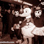 Mickey Mouse, Minnie und Donald bei der Premiere von Schneewittchen