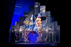 Mickey Mouse als Schlagzeuger
