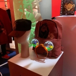 Haarreifen, Mütze und Rucksack