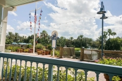 Blick auf den Anleger an Disney's Old Key West mit dem Fahnenmast Blick auf den Anleger an Disney's Old Key West mit dem Fahnenmast