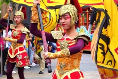 Nahaufnahme von zwei chinesischen Kriegerinnen