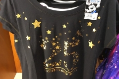 Schwarzes T-Shirt mit großer 25 und Sternen