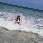 Dörthe planscht im Meer