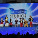 Surprise Mickey Show mit  Zara Larsson