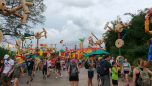 Toy Story Land Demo über den Köpfen