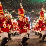 Die beliebten Nussknacker der Parade bei der Very Mery Christmas Party
