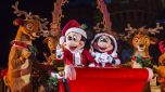 Mickey Mouse und Minnie Mouse in Gesellschaft der Rentiere Mickey Mouse und Minnie Mouse in Gesellschaft der Rentiere