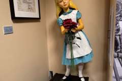 Erster Alice Animatronic aus dem Disneyland Anaheim