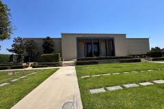 Rückseite des Freedom Mausoleums mit Zugang zum Grab von Walt Disney