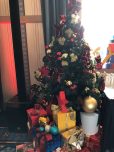 Weihnachtsbaum mit Geschenken Weihnachtsbaum mit Geschenken