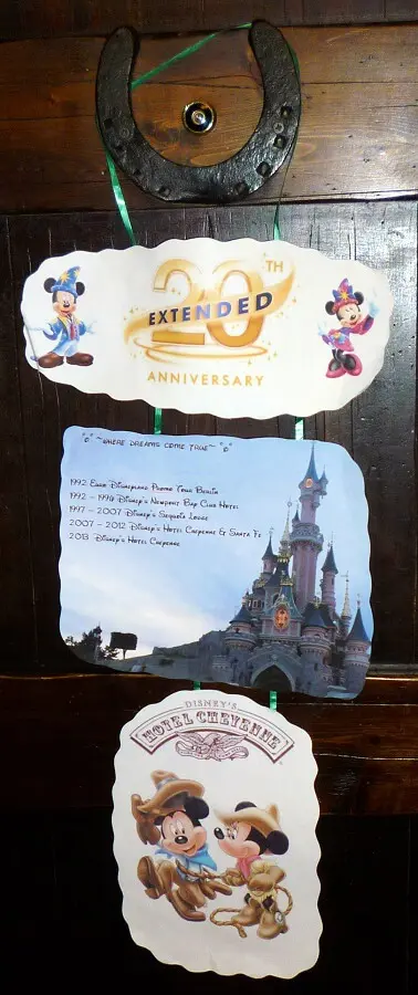 Türschild im Disneyland Paris Ein schöner Brauch aus den USA - Türschilder für den Aufenthalt im Disney Resort