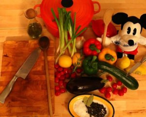 Chef Mickey hat auf dem Markt eingekauft