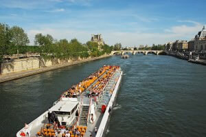 Bootsfahrt auf der Seine