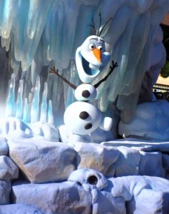 Olaf, der Schneemann aus Frozen auf einem Paradewagen