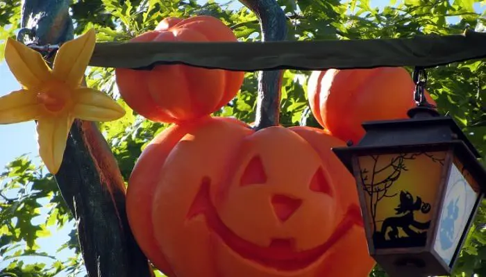 Halloween Kürbis und Dekoration im Disneyland Paris