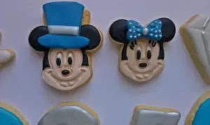 Mickey & Minnie Kekse im Outfit des 25. Geburtstages