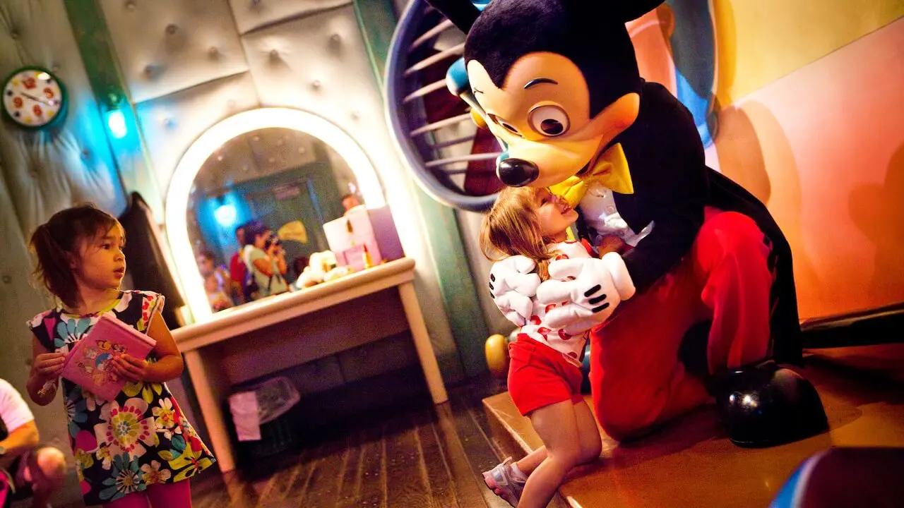Meet Mickey Anaheim Meet Mickey in Mickeys Haus Disneyland Resort Anaheim