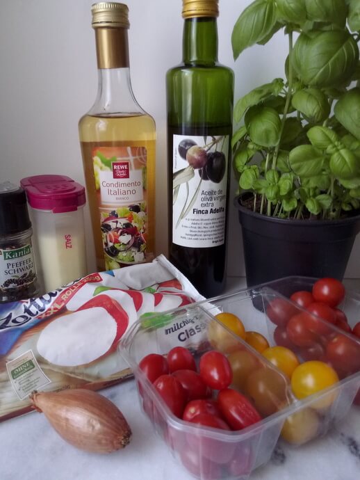 Zutaten für den Heirloom Tomato Salad