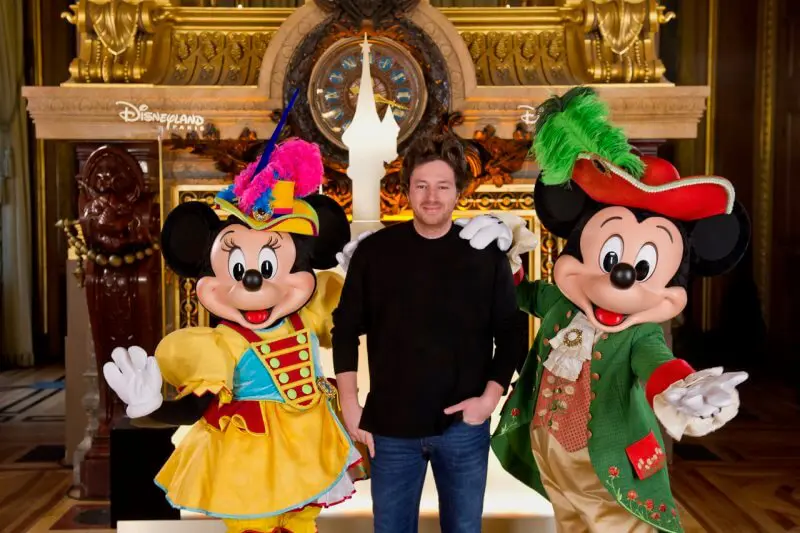 Jean Imbert Jean Imbert mit Mickey & Minnie in ihren Kostümen vom Piraten & Prinzessinnen Festival