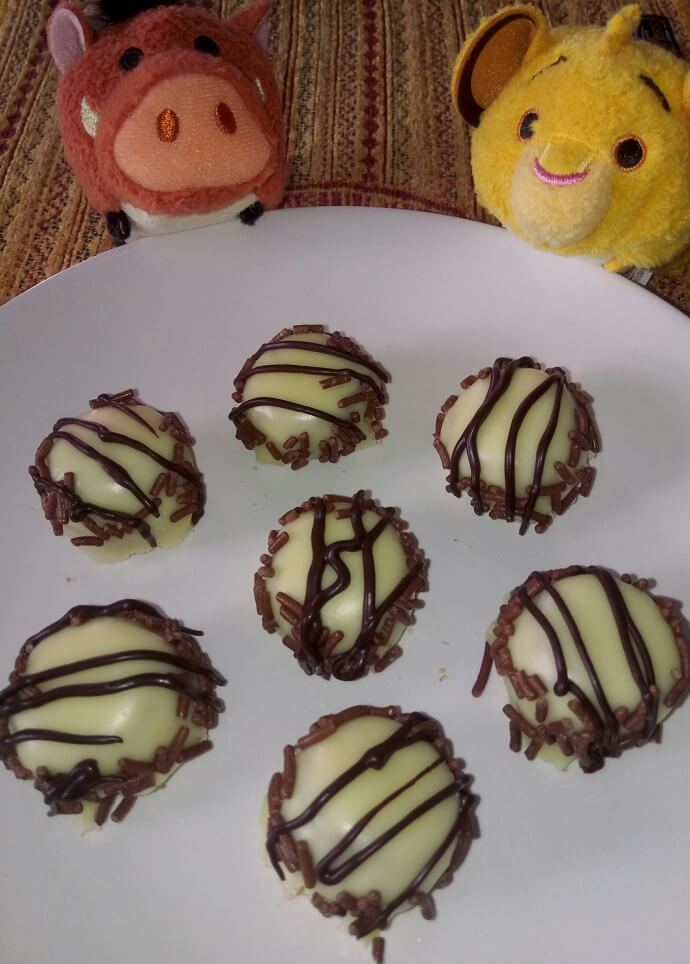 Die fertigen Zebra Domes, wie aus dem Boma, mit Timon & Pumba Die fertigen Zebra Domes, wie aus dem Boma, mit Timon & Pumba