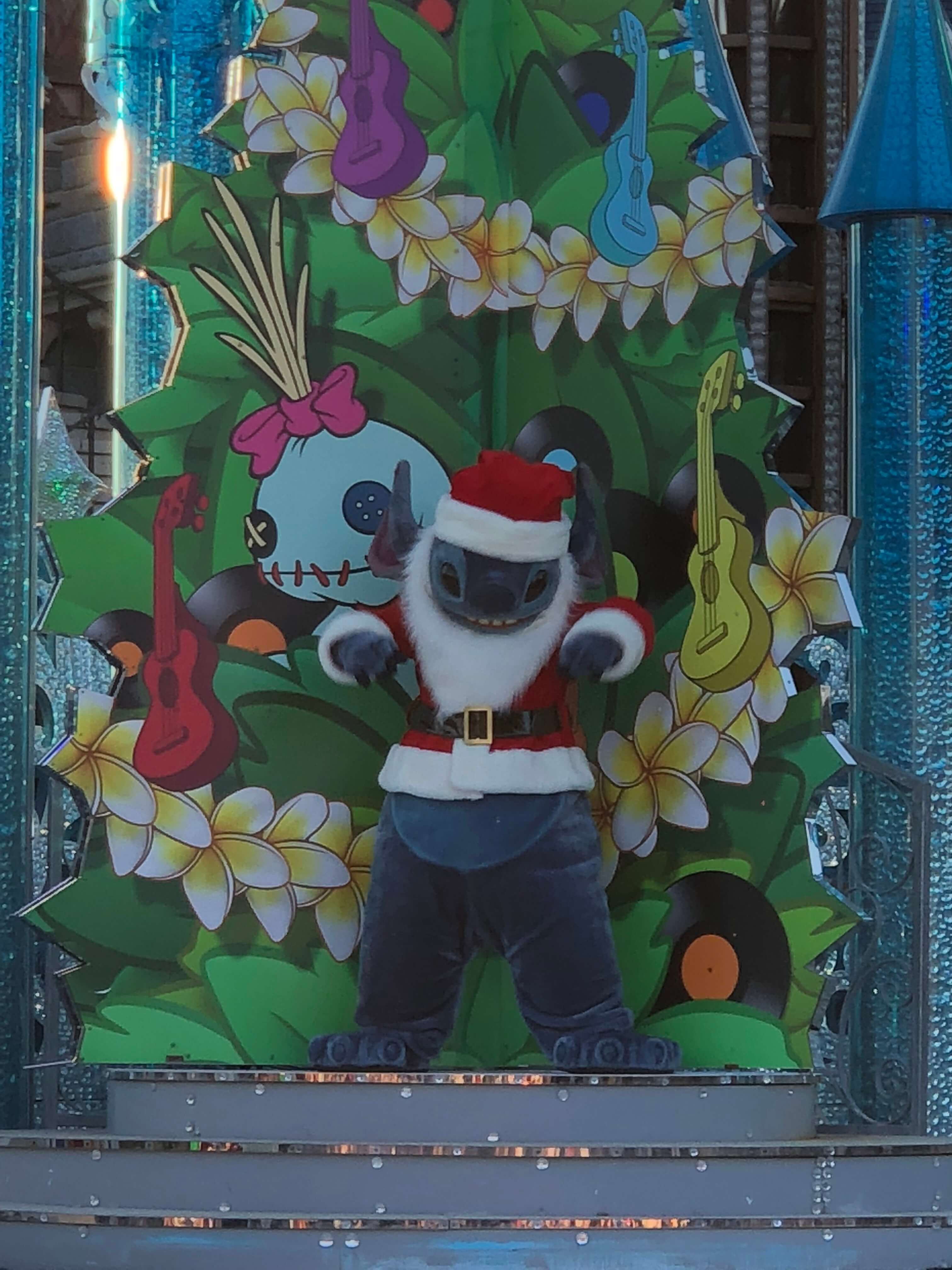 Stitch's Show Santa Stitch auf Bühne
