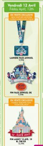 ein Pin-Lanyard und zwei Pins mit dem Sleeping Beauty Castle