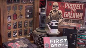 Star Wars Merch Pins, Jedi Roben und vieles mehr kann man bald im Star Wars Land kaufen