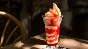 Simbas Sunset Dole Whip Pineapple Dole Whip mit Melonen & Kokosnuss Syrup