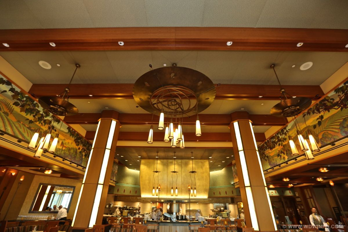 Napa Rose Restaurant Elegant gestalteter Innenraum des Restaurants Napa Rose in Disney's Grand Californian Hotel