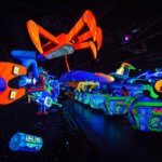 Die Space Rangers zielen mit ihren Laserpistolen auf die Tags.