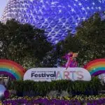 Spaceship Earth mit Log Festival of Arts
