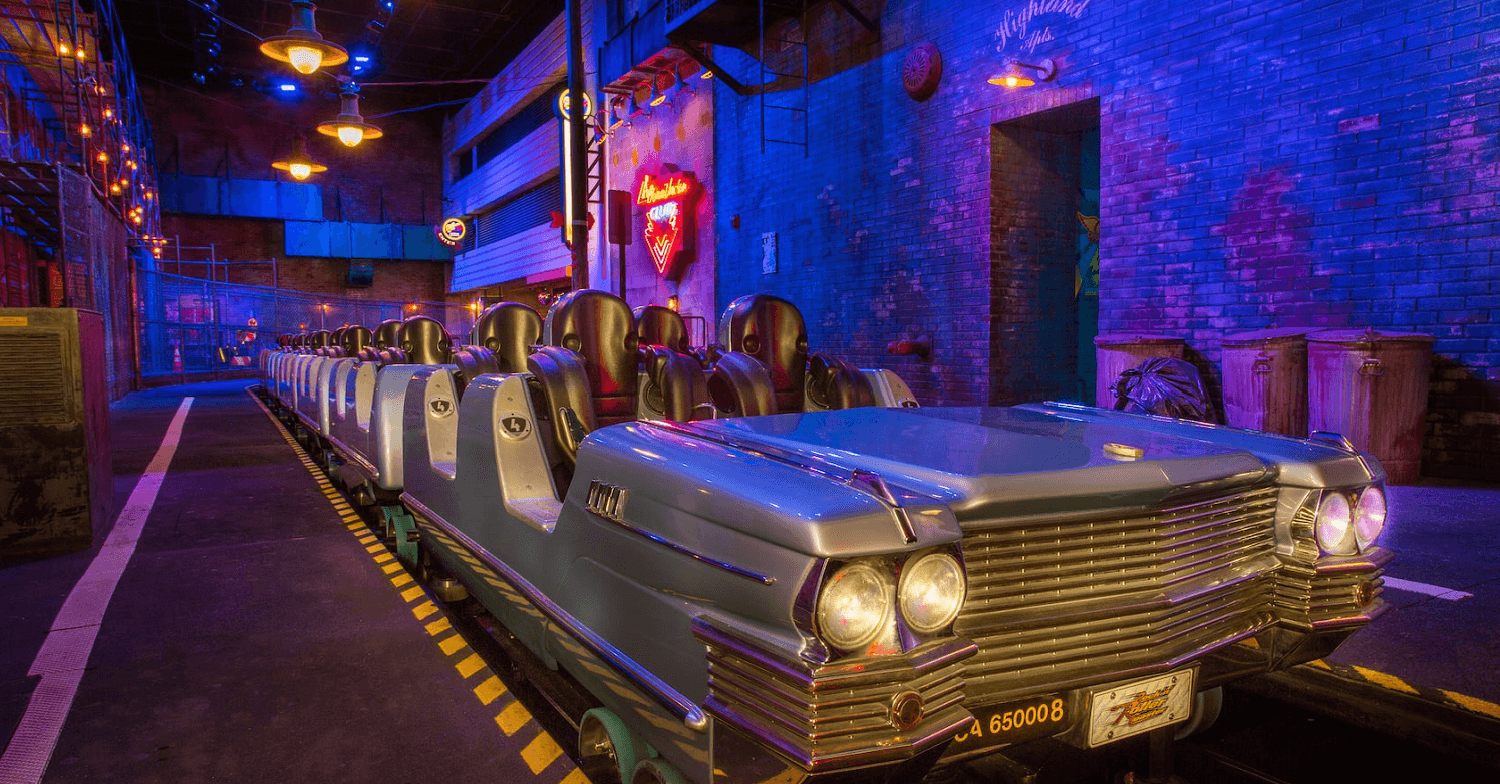 Leerer Wagen der Rock n Roller Coaster Achterbahn in Disney World