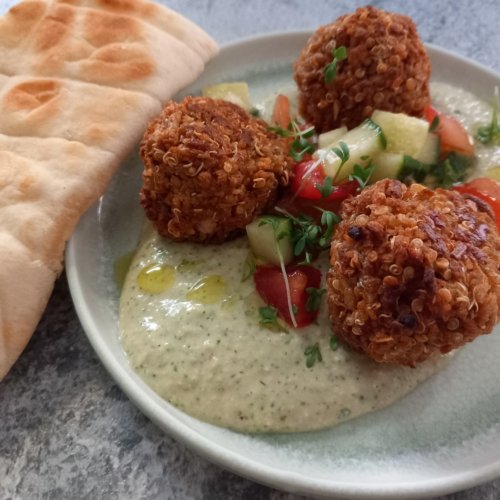 Fertiger Felucian Kefta and Hummus Garden Spread