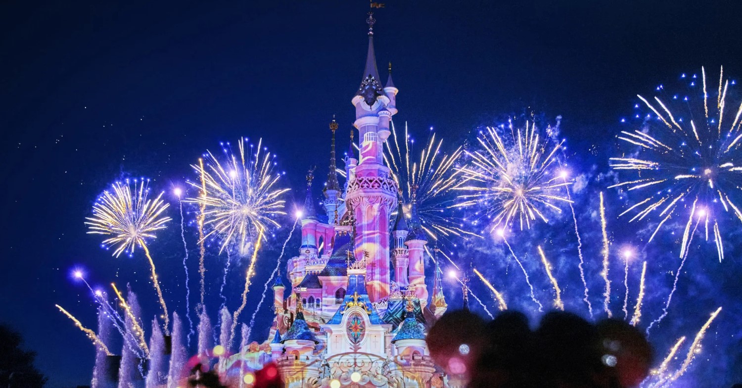 Silvester Disneyland Paris Feuerwerk am Sleeping Beauty Castle in Disneyland Paris zu Silvester