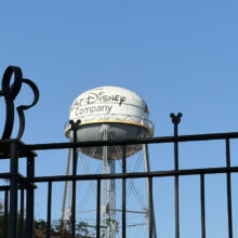 Blick auf den Wassertank der Walt Disney Studios in Burbank