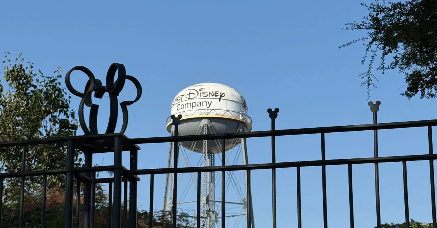 Blick auf den Wassertank der Walt Disney Studios in Burbank